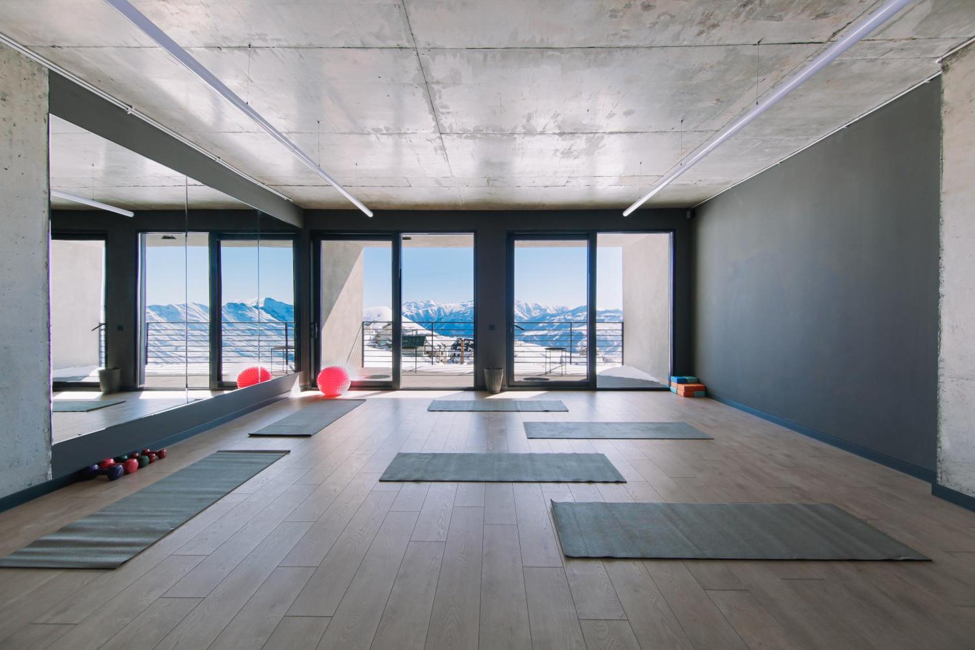 Quadrum Hotel Gudauri Eksteriør bilde