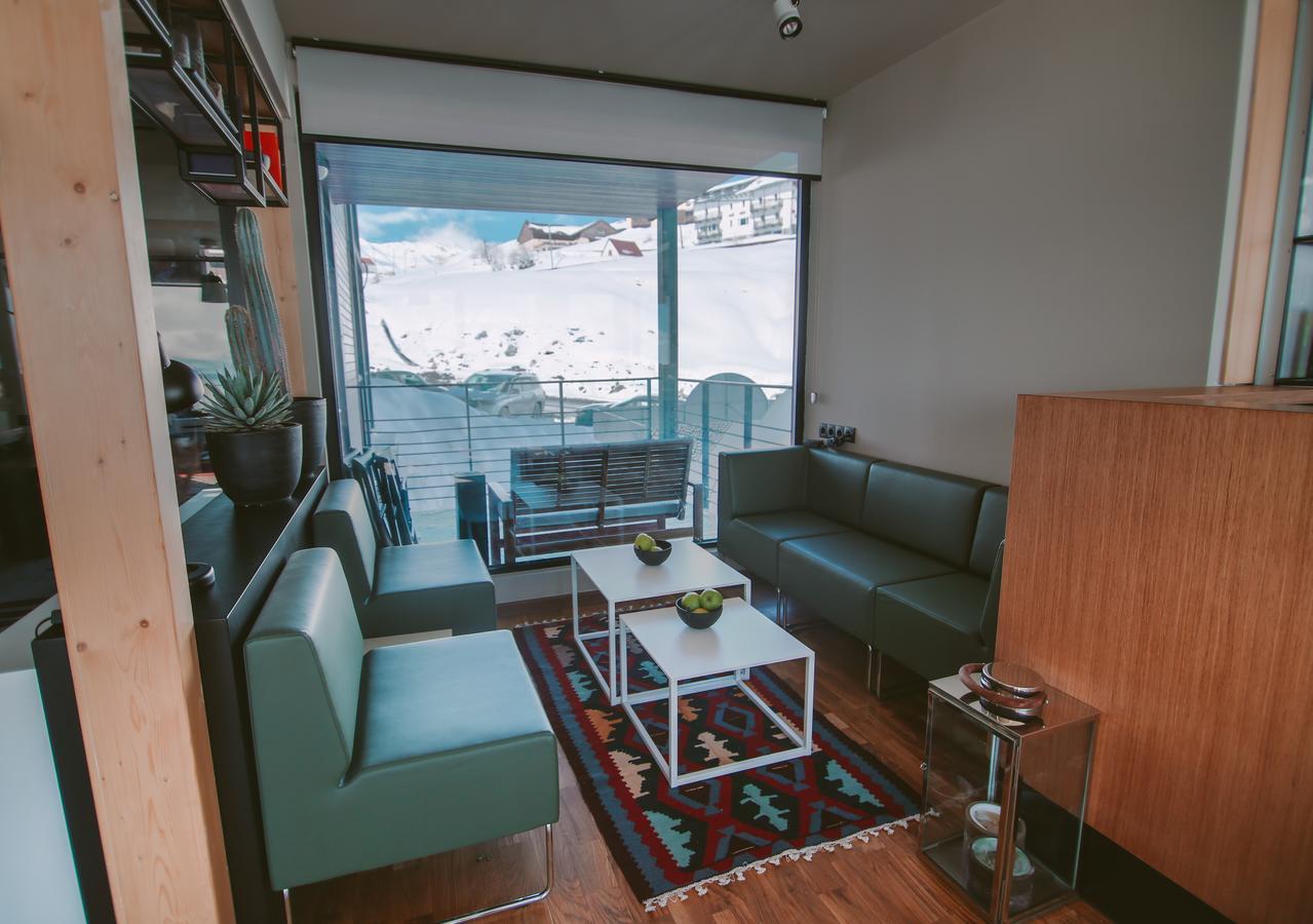 Quadrum Hotel Gudauri Eksteriør bilde